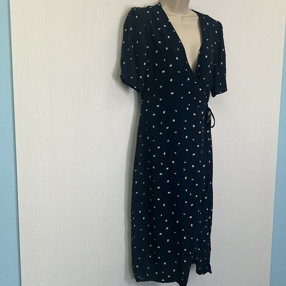 Urban Outfitters - ASTR The Label Button Wrap Polka Dot Navy Midi Dress Size M - Picture 4 of 12